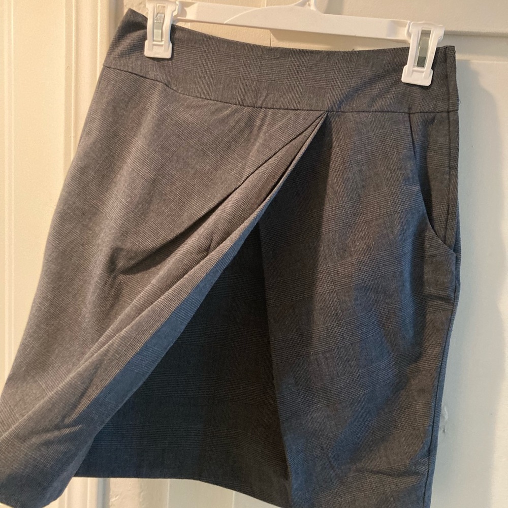 Grey skirt